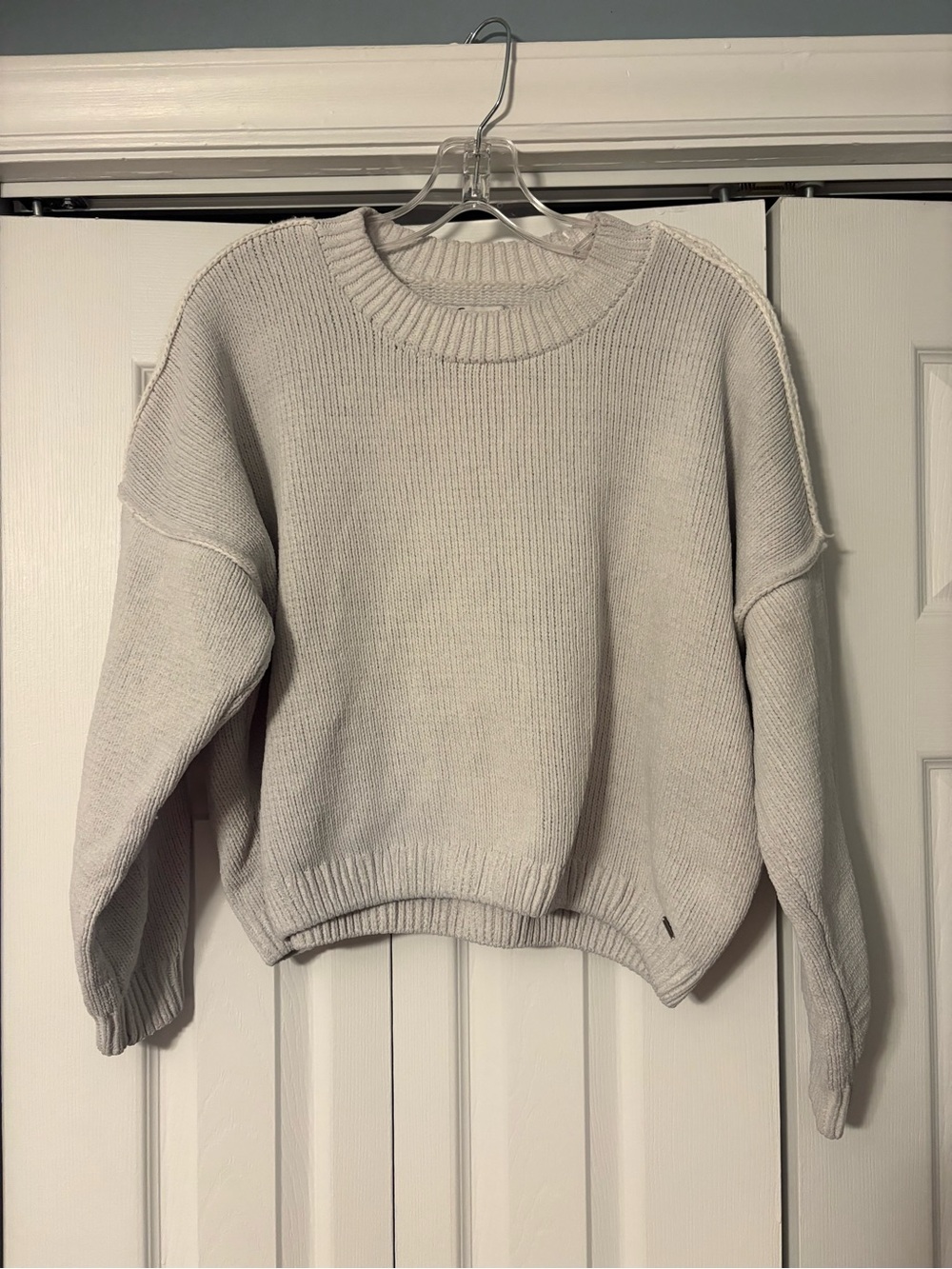 Hollister White Crewneck Sweater - Relaxed Fit